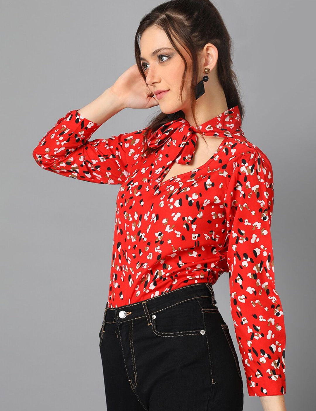 Kotty Red Floral Printed Tie-Up Neck Puff Sleeve Crepe Top