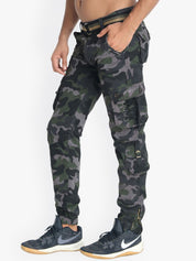 Kotty Men Black & Green Regular Fit Camouflage Printed Cargos