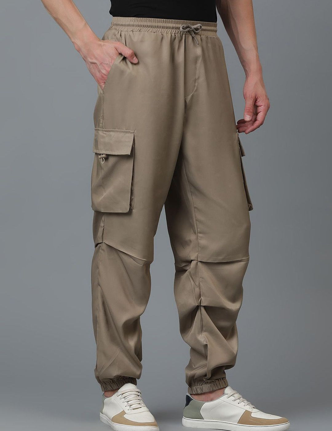 Kotty Men Relaxed Low-Rise Easy Wash Cargos Trousers