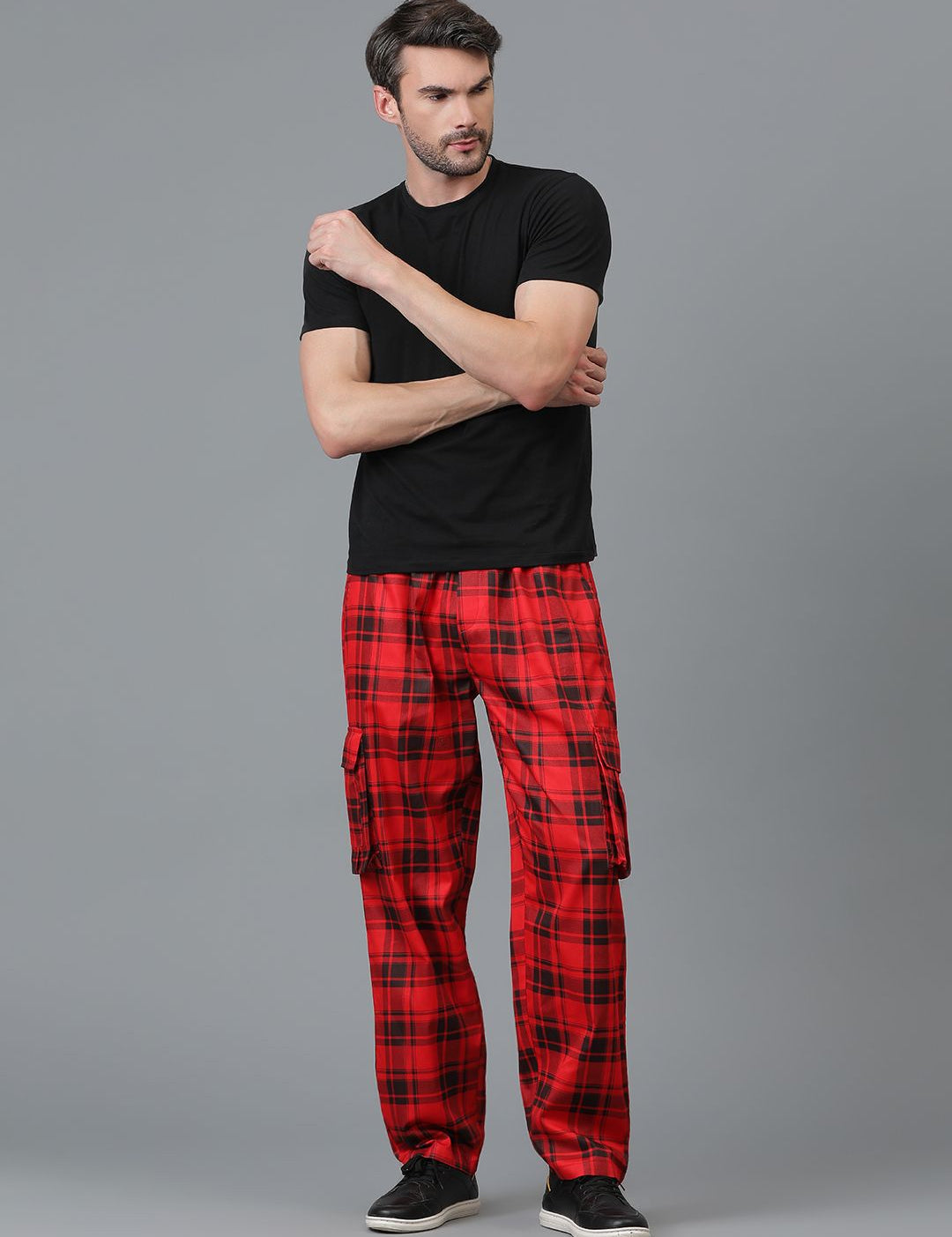 Kotty Men Checked Relaxed Low-Rise Easy Wash Chinos Trousers