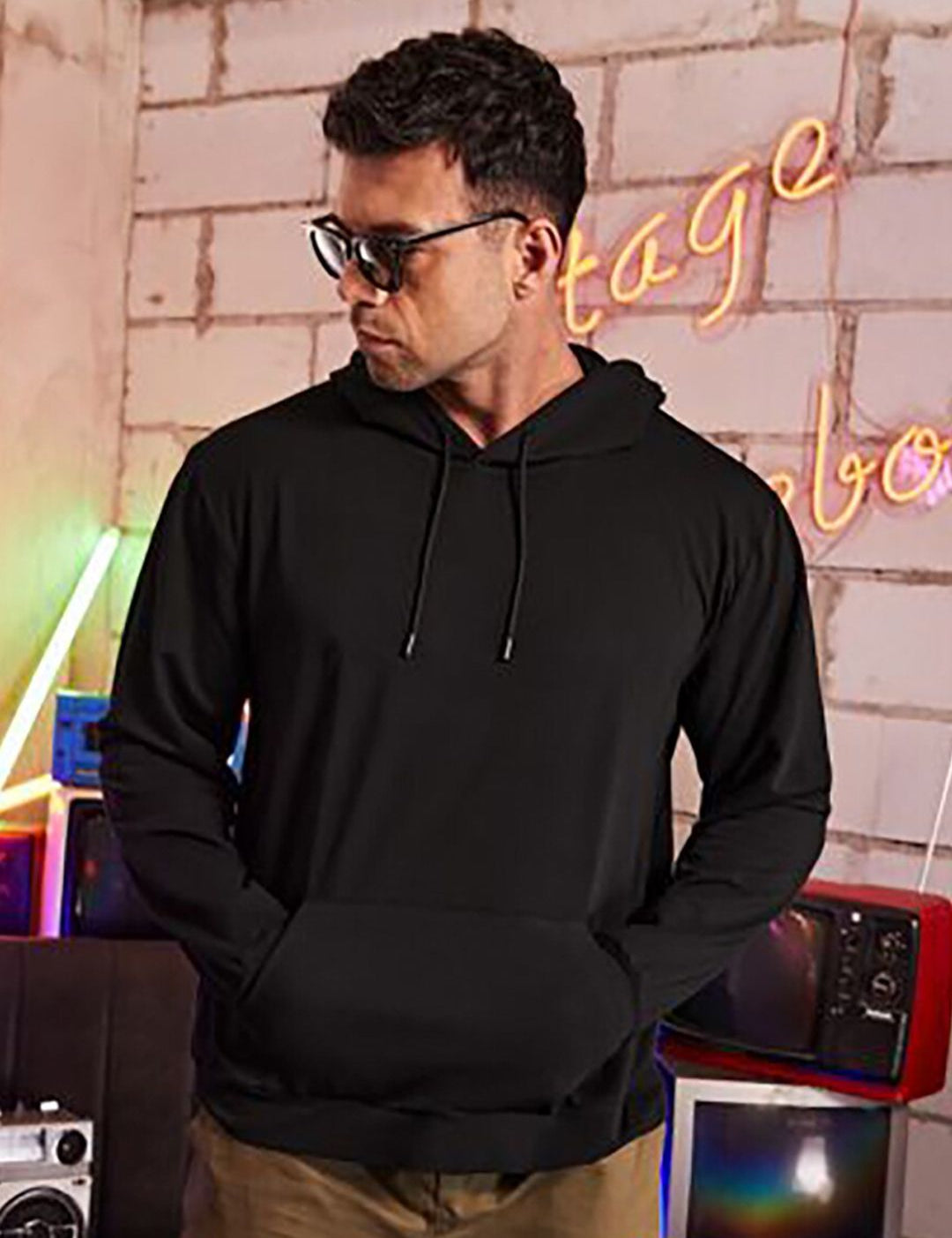 Kotty Black Hooded Fleece Pullover Sweatshirt