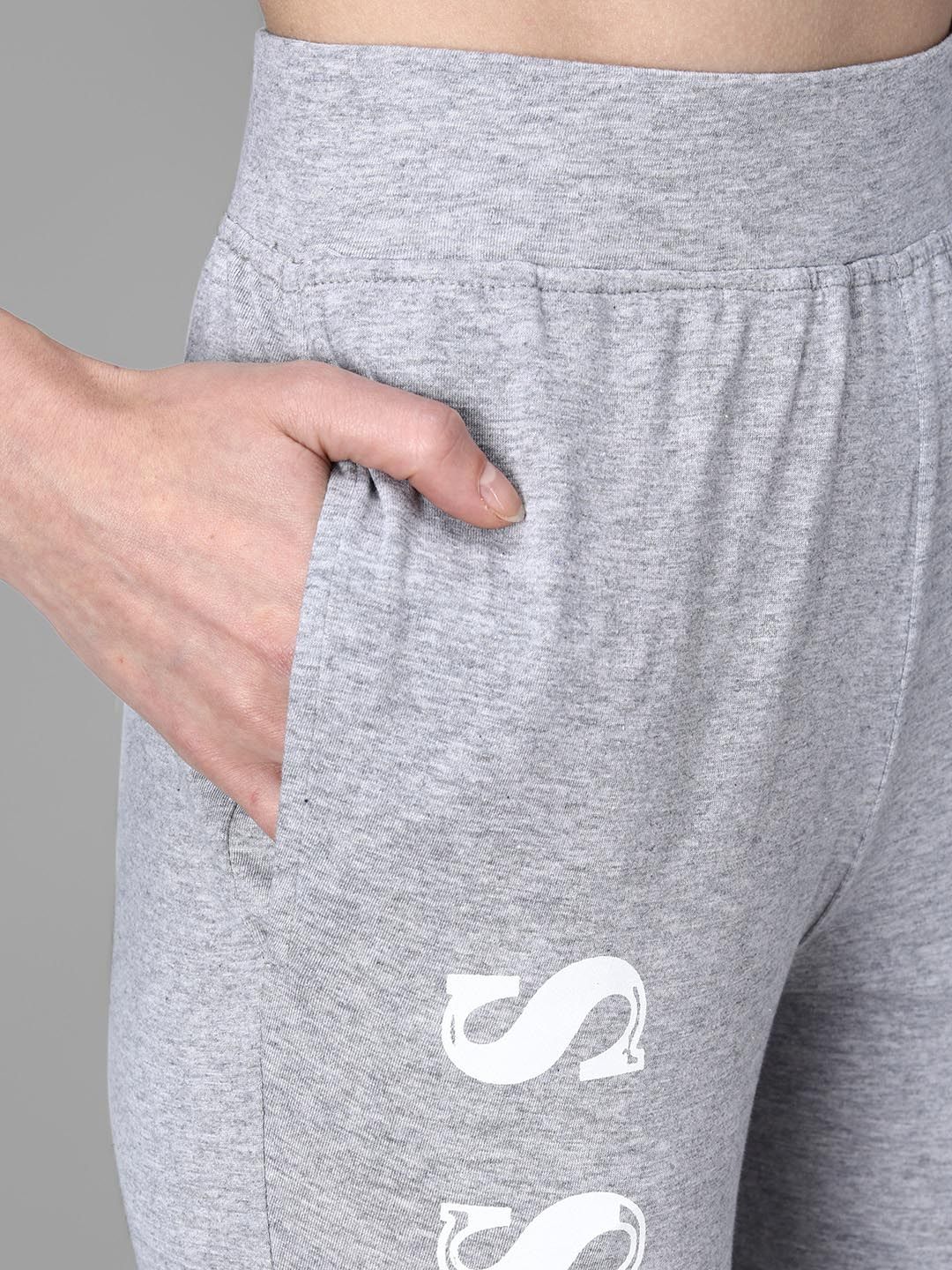 Kotty Women Grey Melange & White Printed Joggers