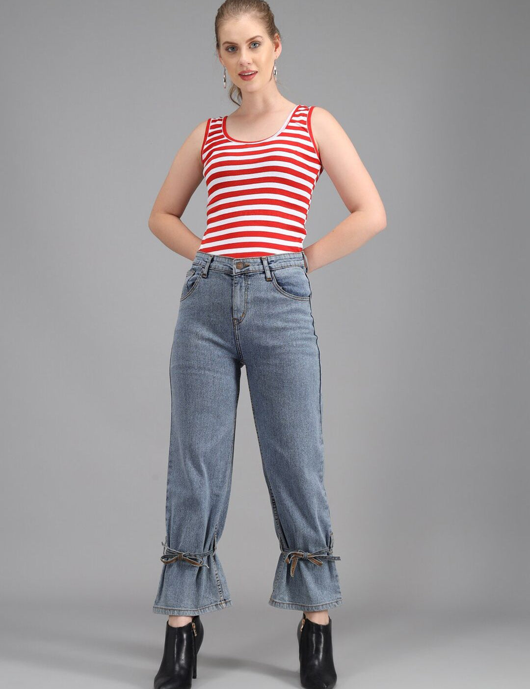 Kotty Women Blue Boyfriend Fit High-Rise Light Fade Stretchable Jeans