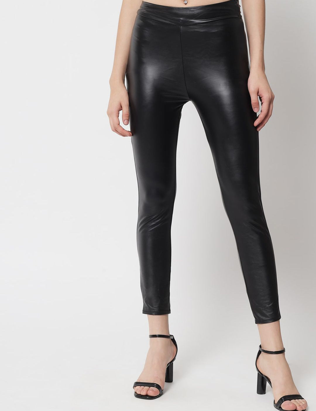 Kotty Women Black Relaxed Skinny Fit Trousers