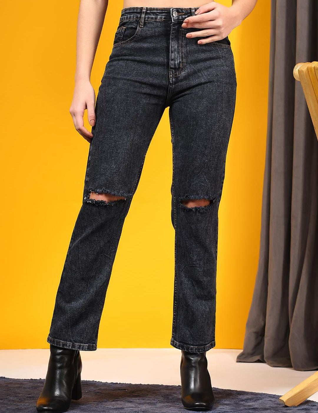 Kotty Women Jean High-Rise Mildly Distressed Light Fade Stretchable Jeans