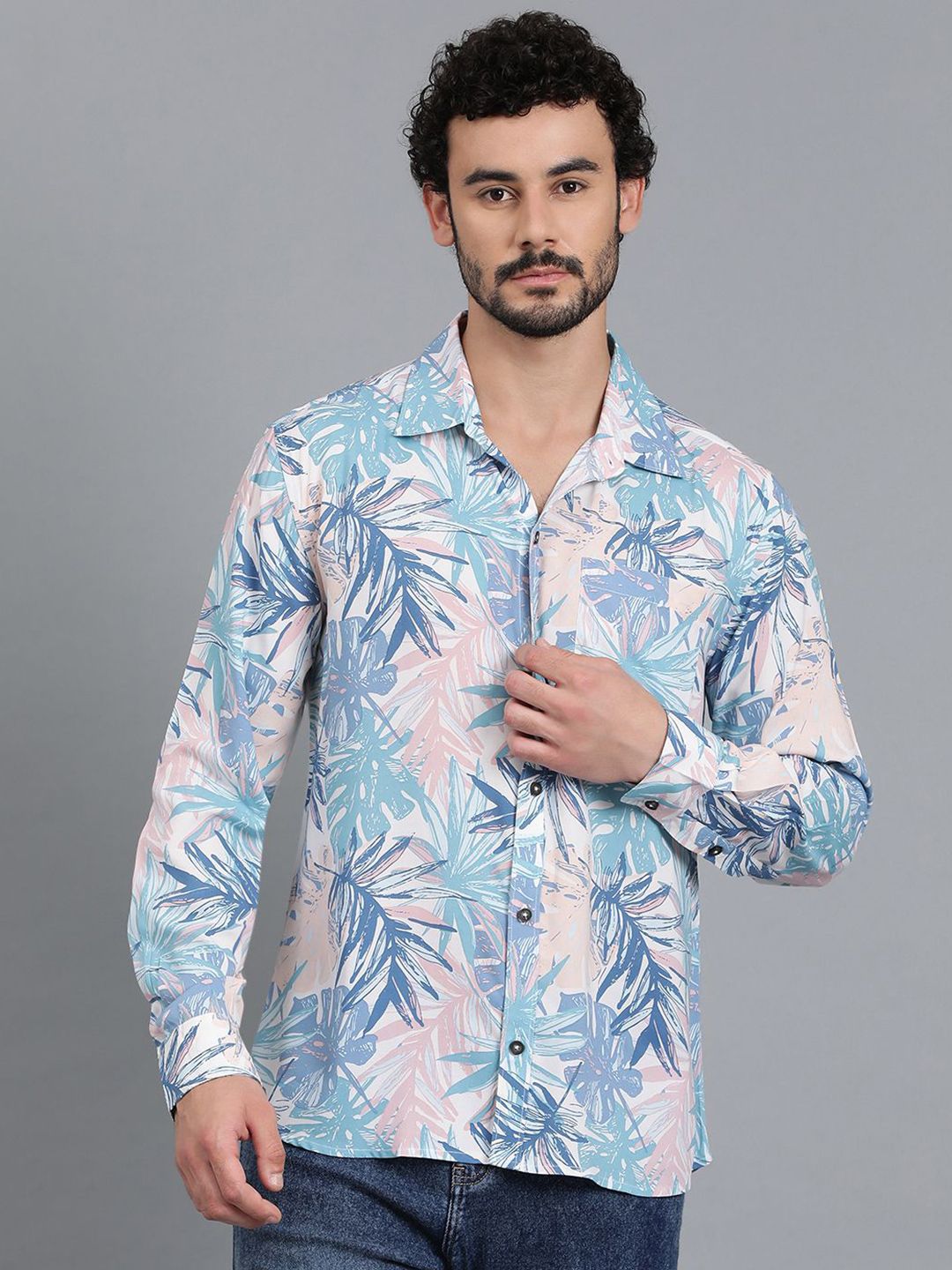 Kotty New Relaxed Fit Tropical Printed Cutaway Collar Casual Shirt