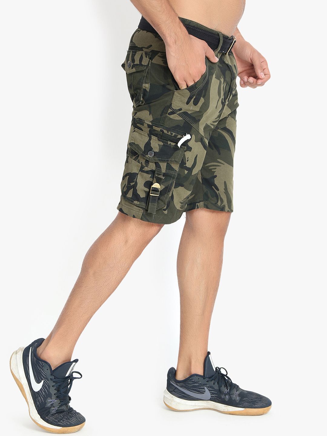 Kotty Men Green Camouflage Printed Regular Fit Cargo Shorts