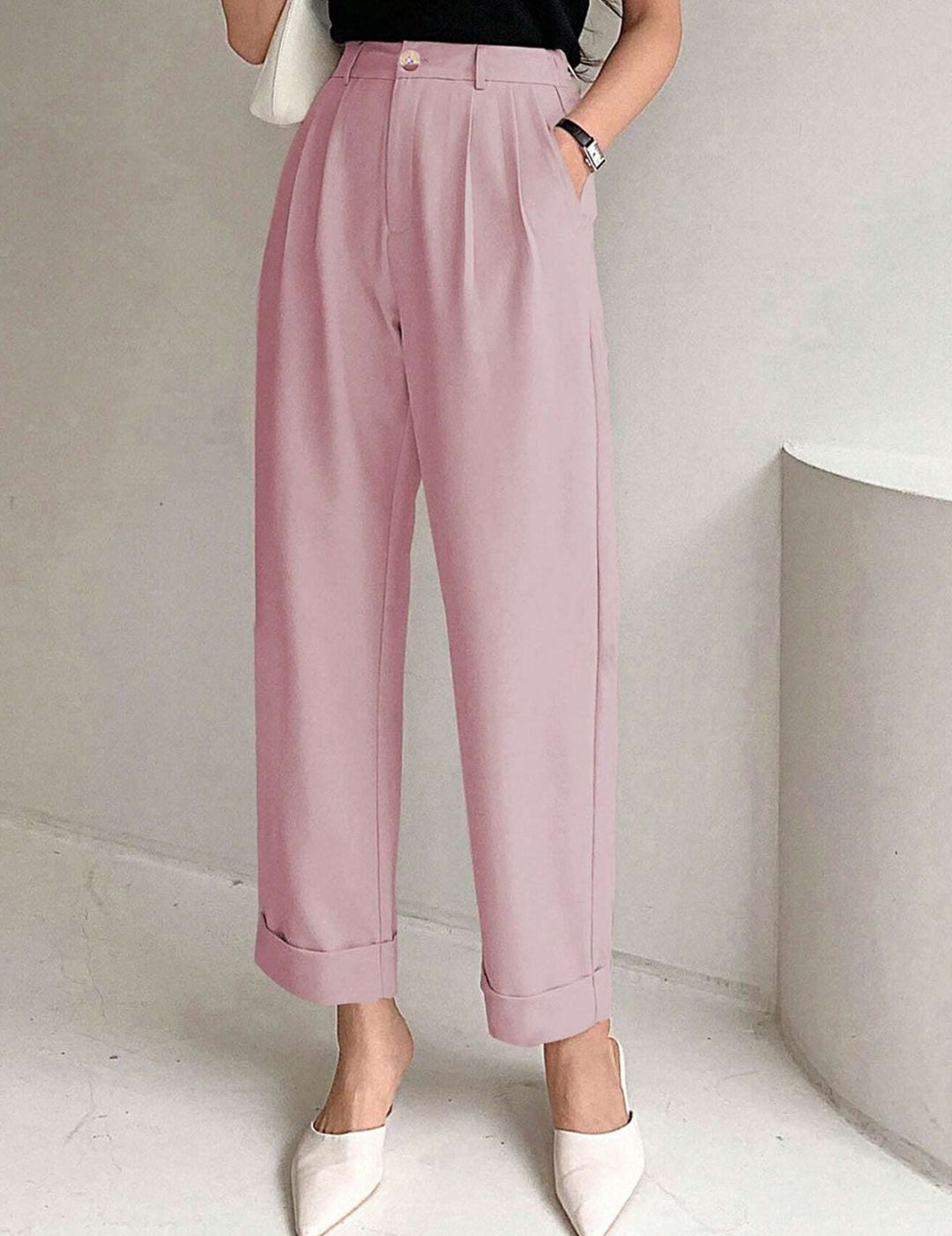 Kotty Women Relaxed Straight Leg Fit High-Rise Easy Wash Pleated Trousers