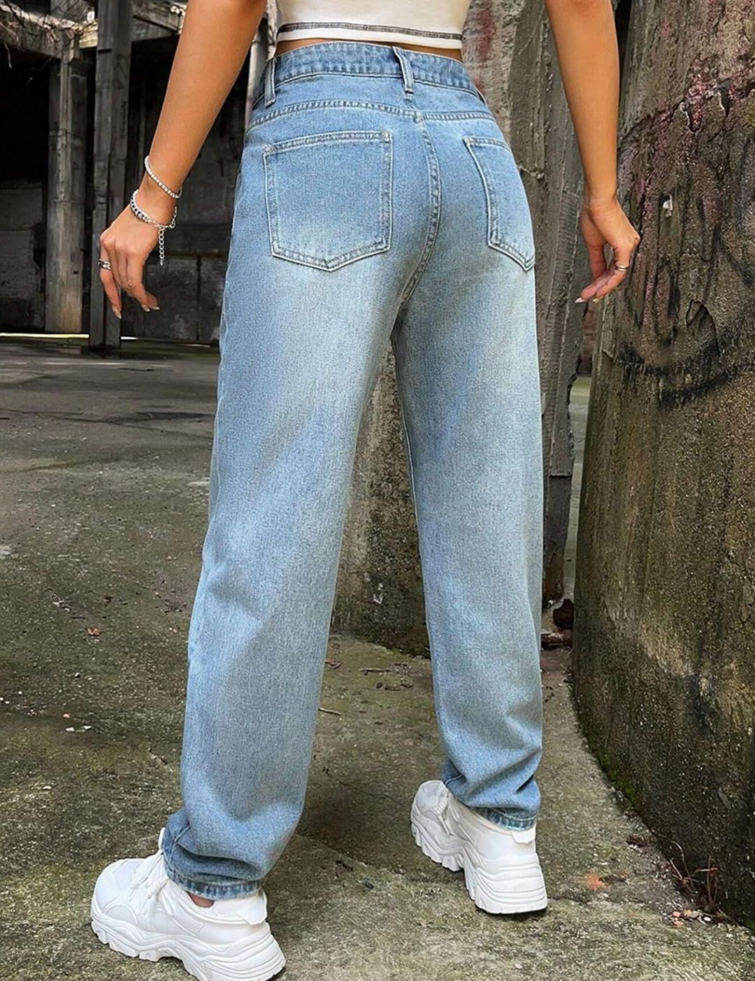 Kotty Women Blue Jean Tapered Fit High-Rise Clean Look Light Fade Stretchable Jeans