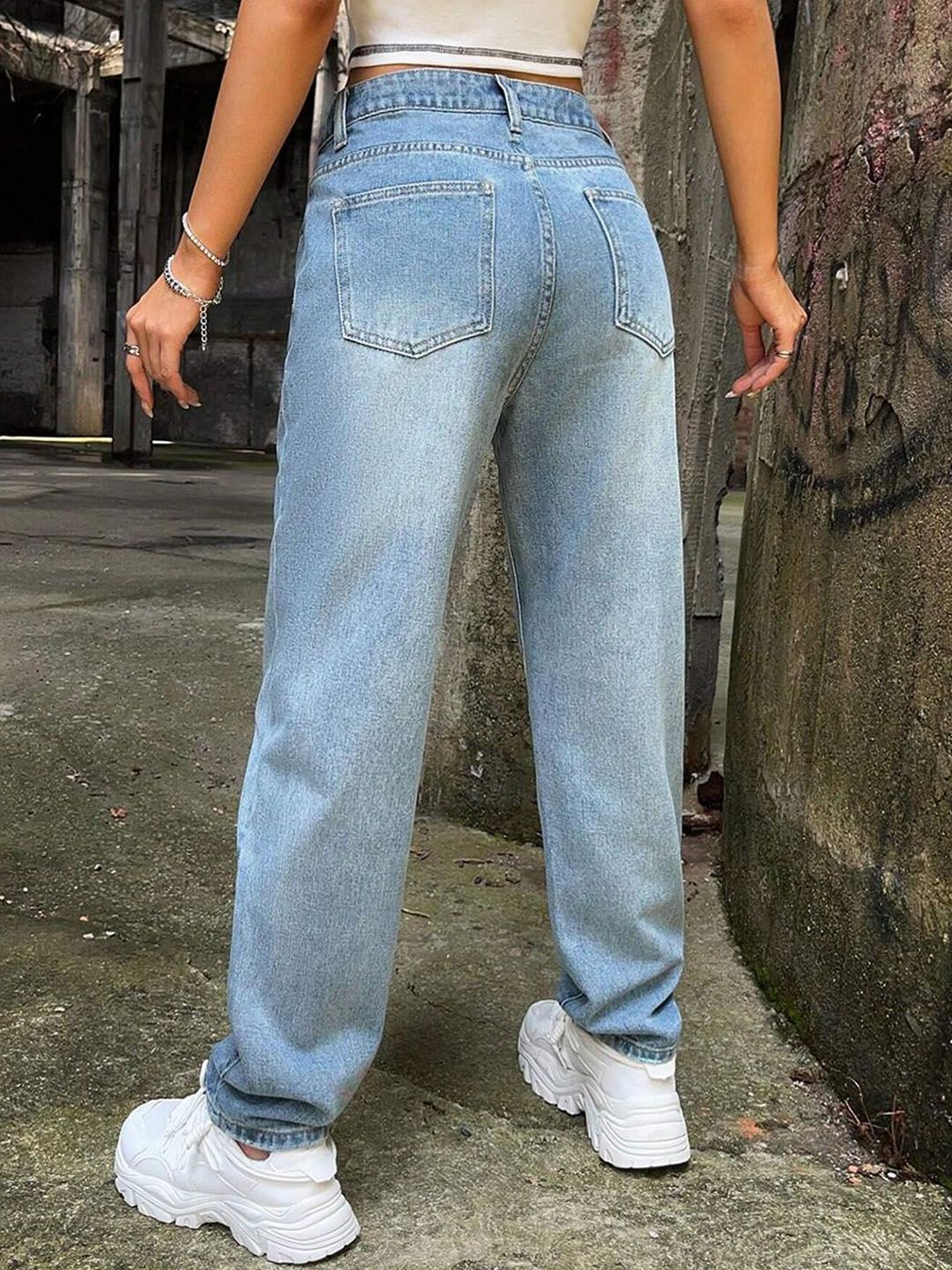 Kotty Women Blue Jean Tapered Fit High-Rise Clean Look Light Fade Stretchable Jeans