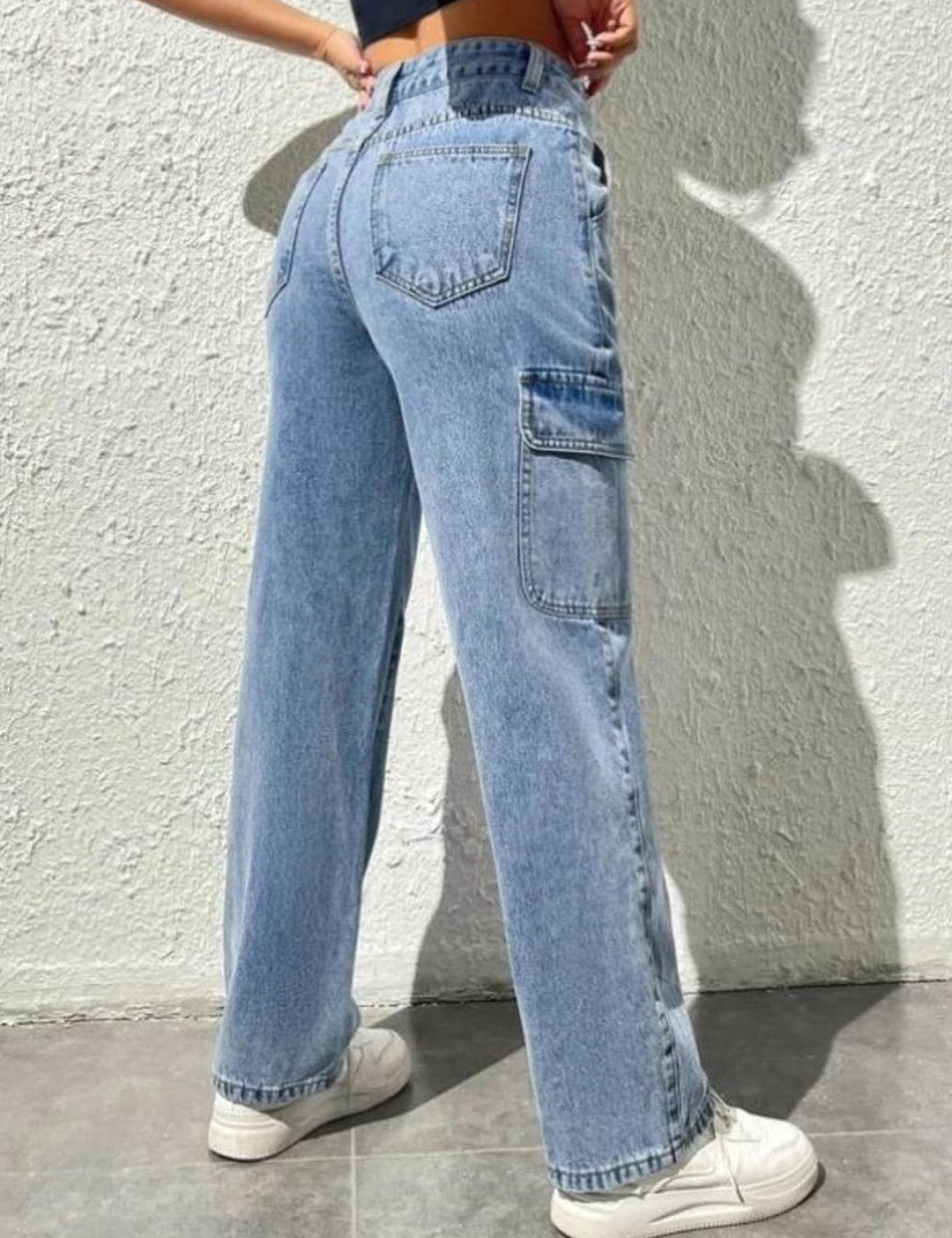 Kotty Women Blue Jean Straight Fit High-Rise Light Fade Clean Look Stretchable Jeans