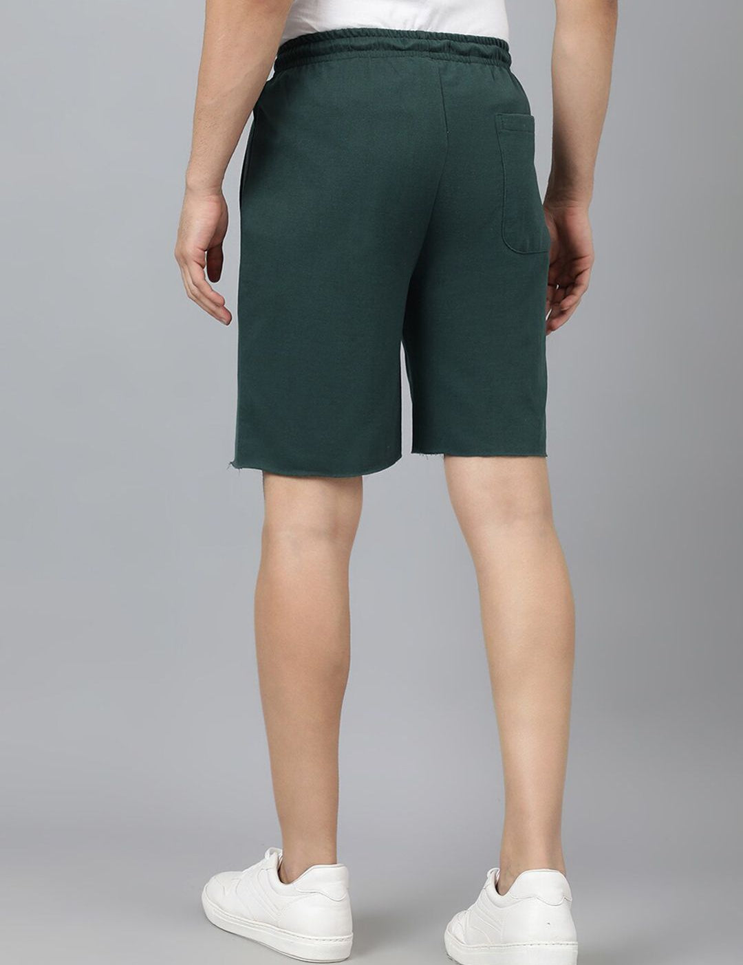 Kotty Men Green Mid-Rise Regular Shorts