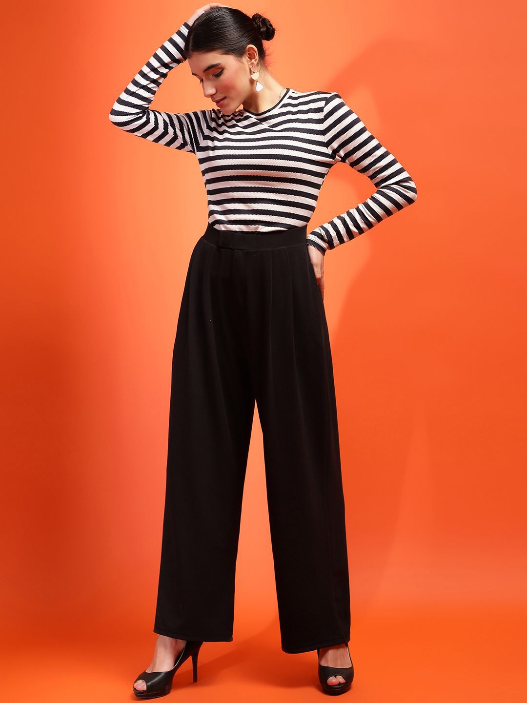 Kotty Women Relaxed Straight Fit Mid-Rise Regular Trousers