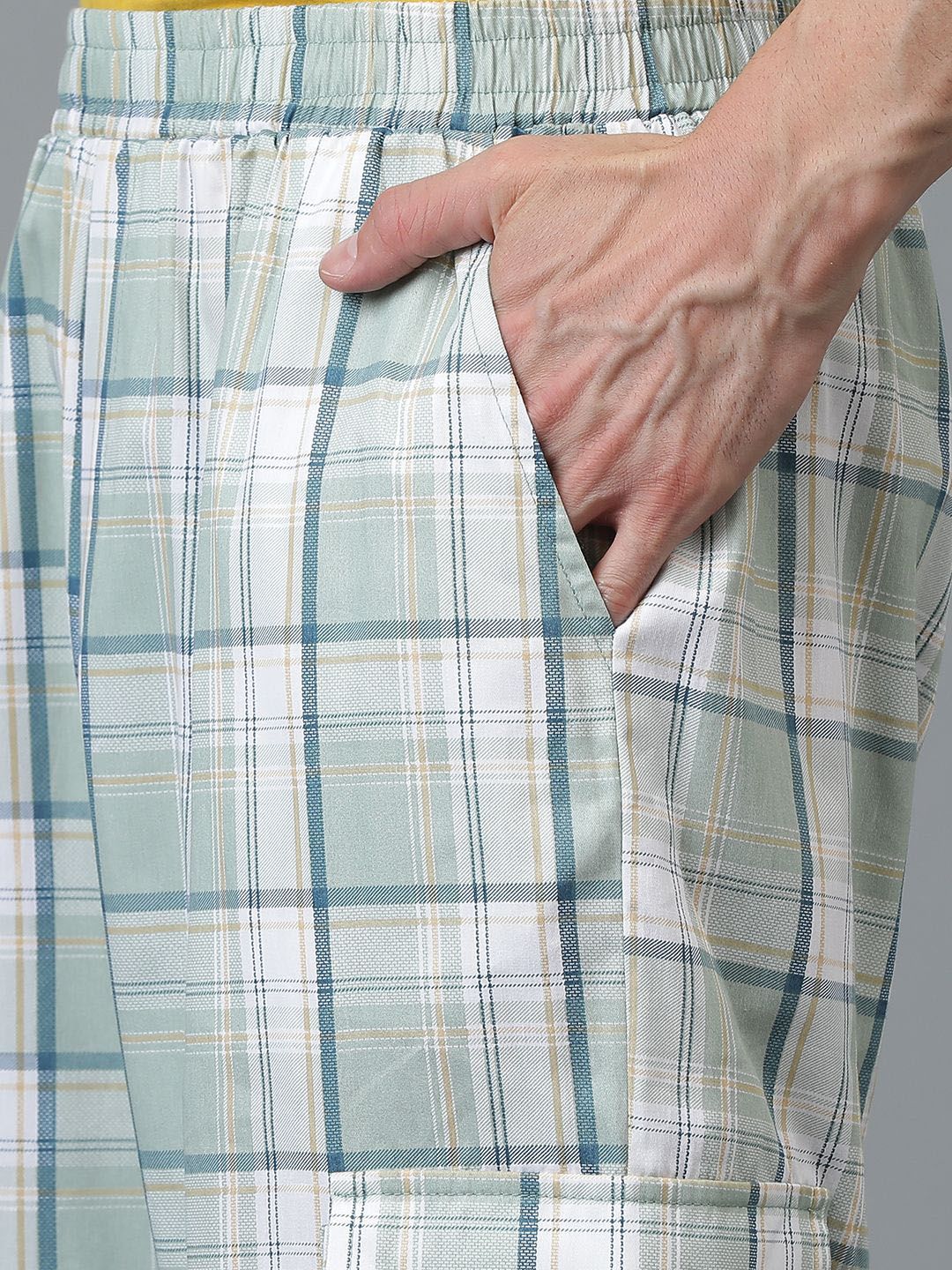 Kotty Men Checked Relaxed Low-Rise Easy Wash Trousers