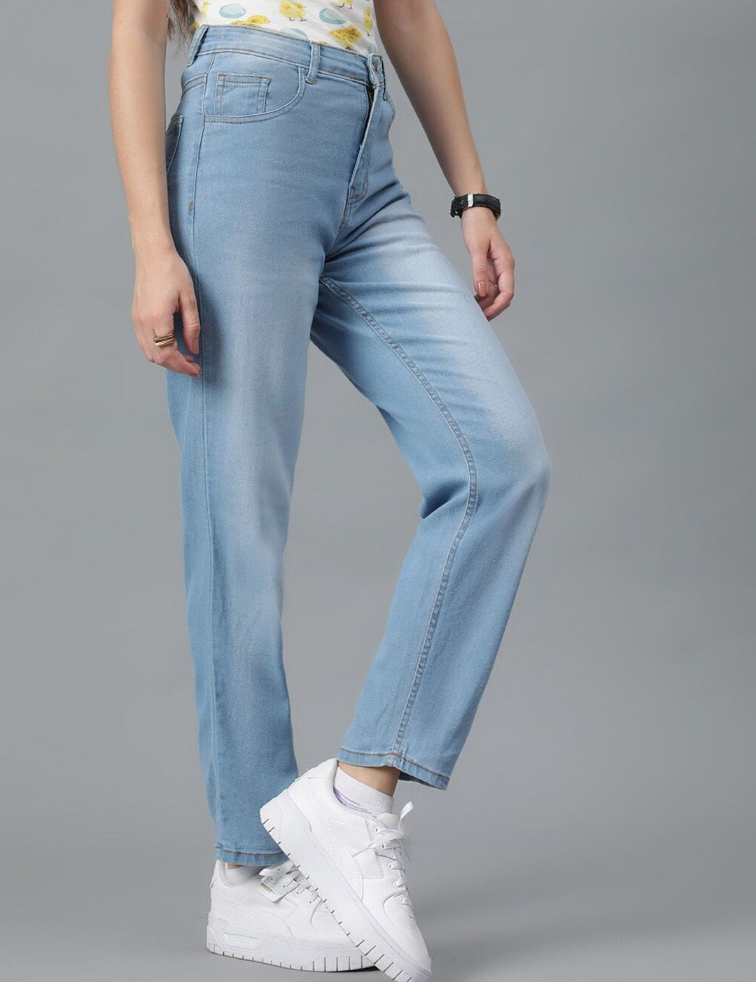 Kotty Women Jean Slim Fit High-Rise Light Fade Clean Look Stretchable Jeans