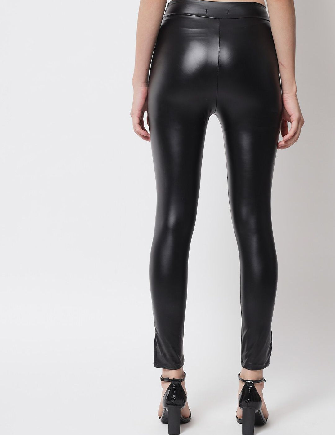 Kotty Women Black Relaxed Skinny Fit Trousers