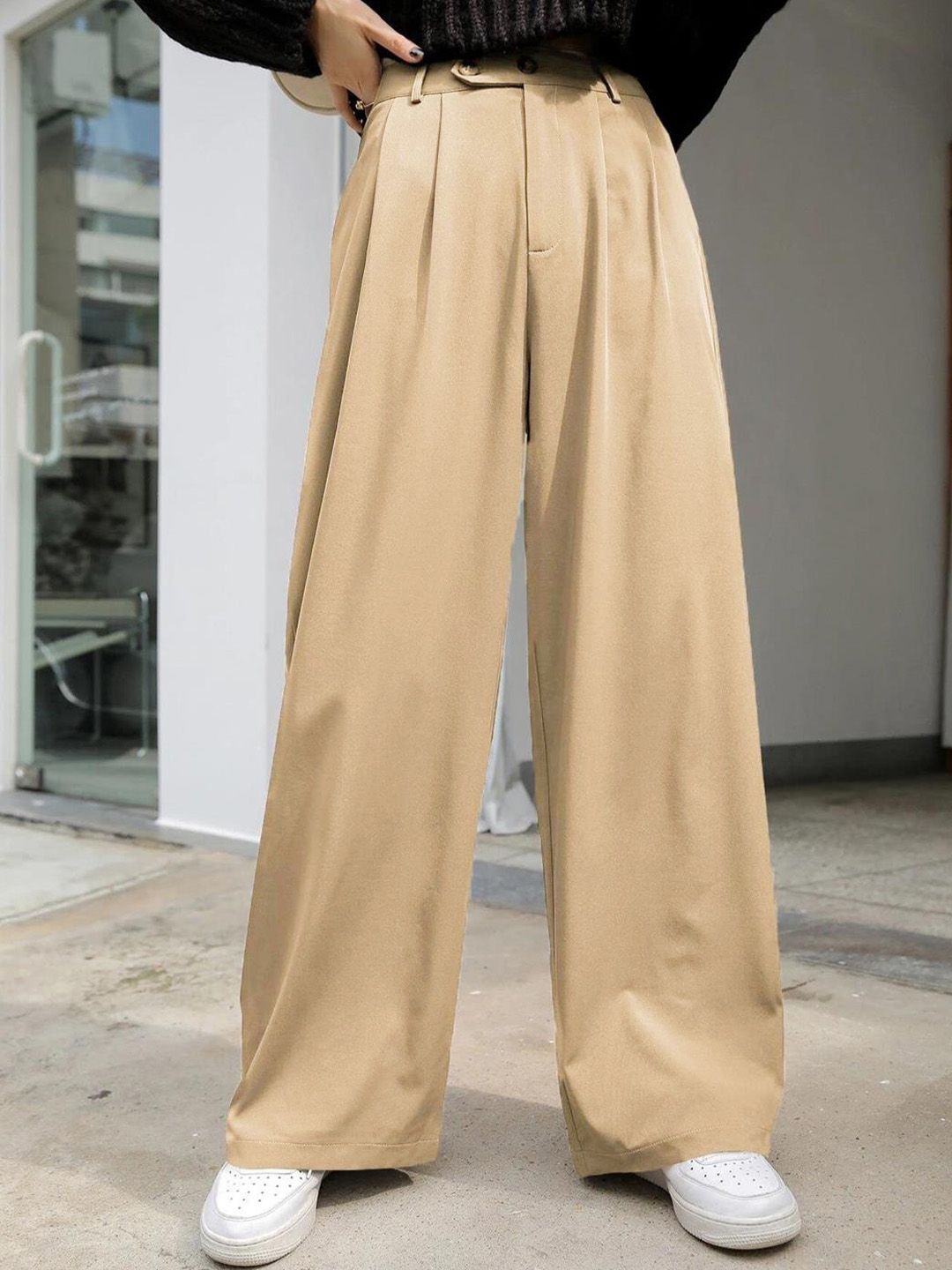 CURVE BY KOTTY Women Relaxed Straight Leg Fit High-Rise Easy Wash Pleated Trousers