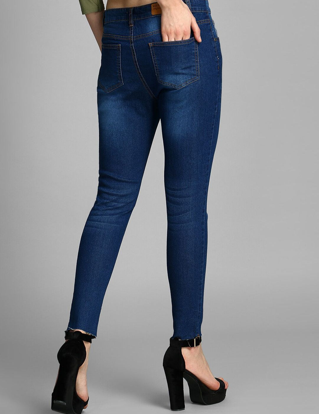 Kotty Women Blue Skinny Fit Mid-Rise Clean Look Jeans