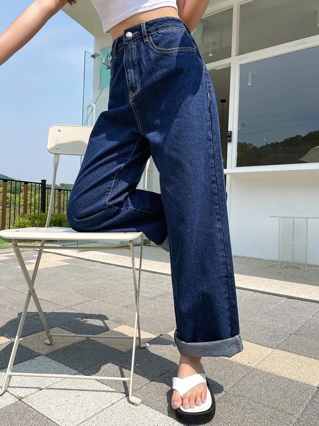 Kotty Women Straight Fit High-Rise Clean Look Stretchable Jeans