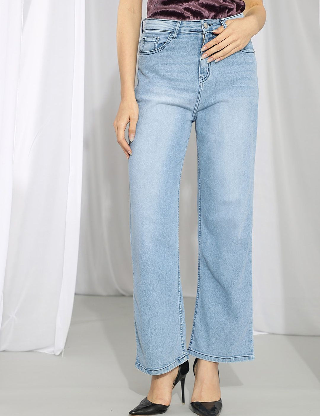 Kotty Women Blue Straight Fit High-Rise Light Fade Stretchable Jeans