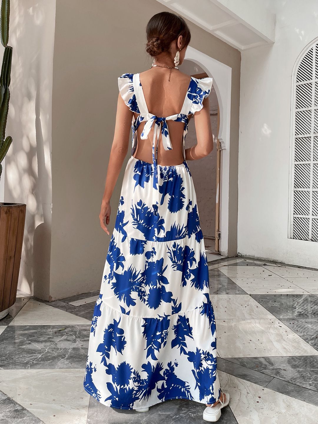 Kotty Women Floral Printed Square Neck Sleeveless Maxi Dress