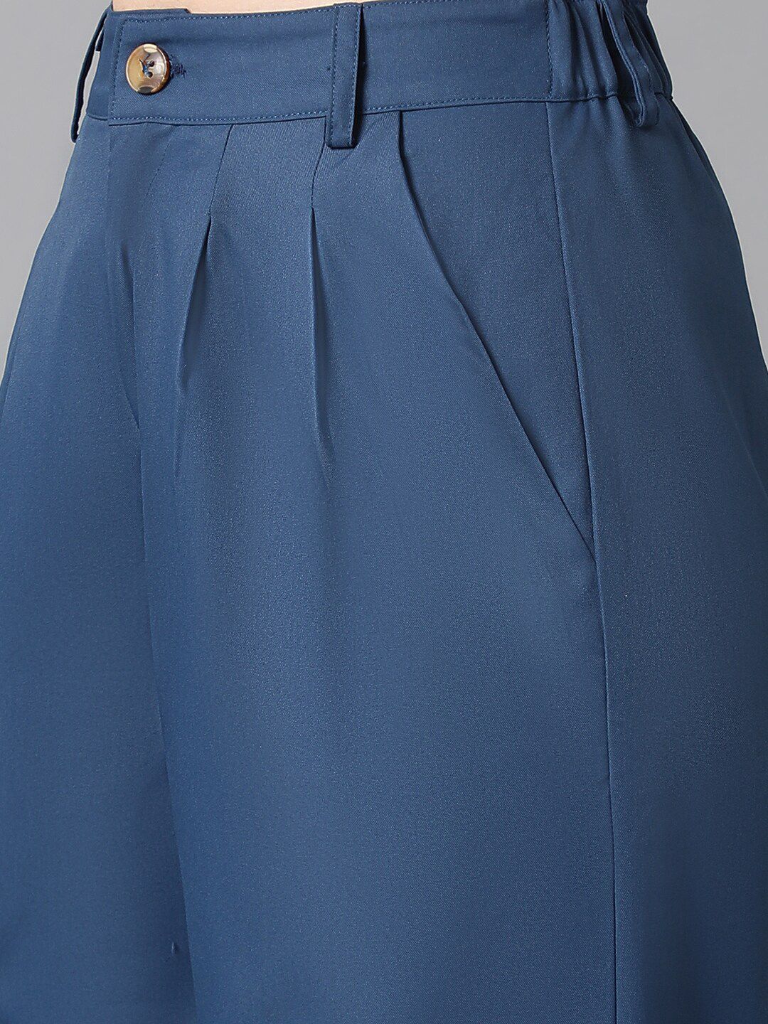 Kotty Women Navy Blue Relaxed Straight Leg High-Rise Easy Wash Pleated Trousers