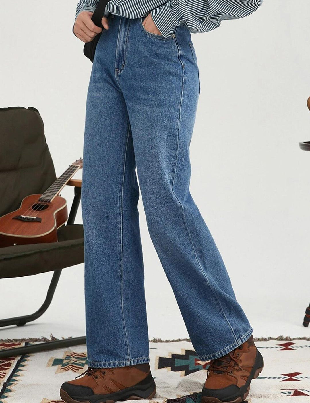 Kotty Women Jean Straight Fit High-Rise Light Fade Stretchable Jeans