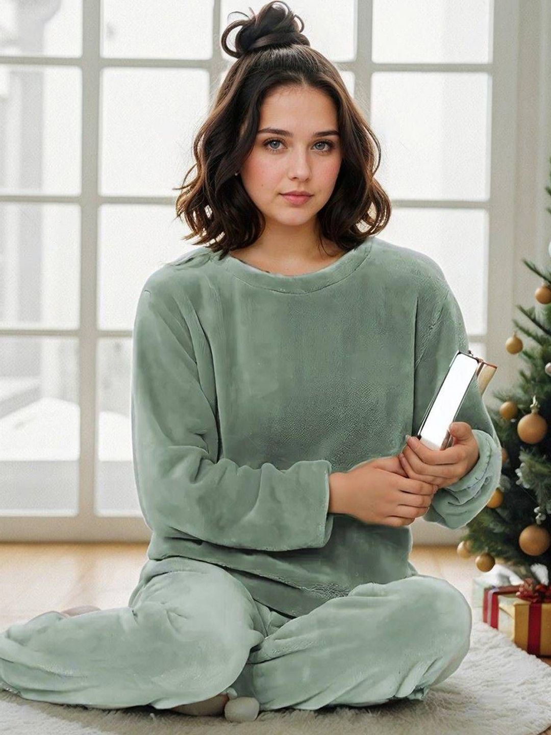 Kotty Women Round Neck T-shirt and Pyjamas Night suit