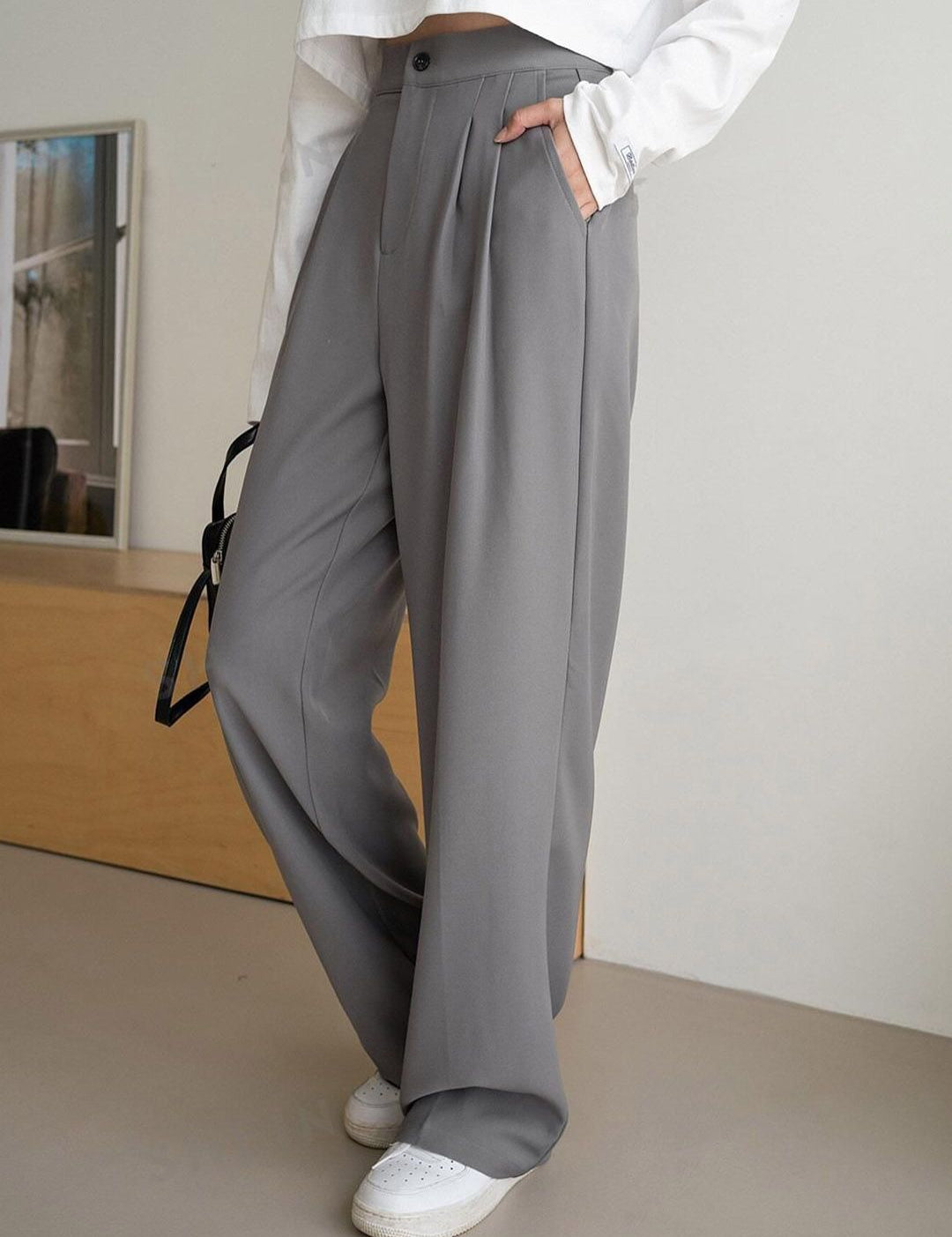 Kotty Women Straight Fit High-Rise Easy Wash Pleated Trousers