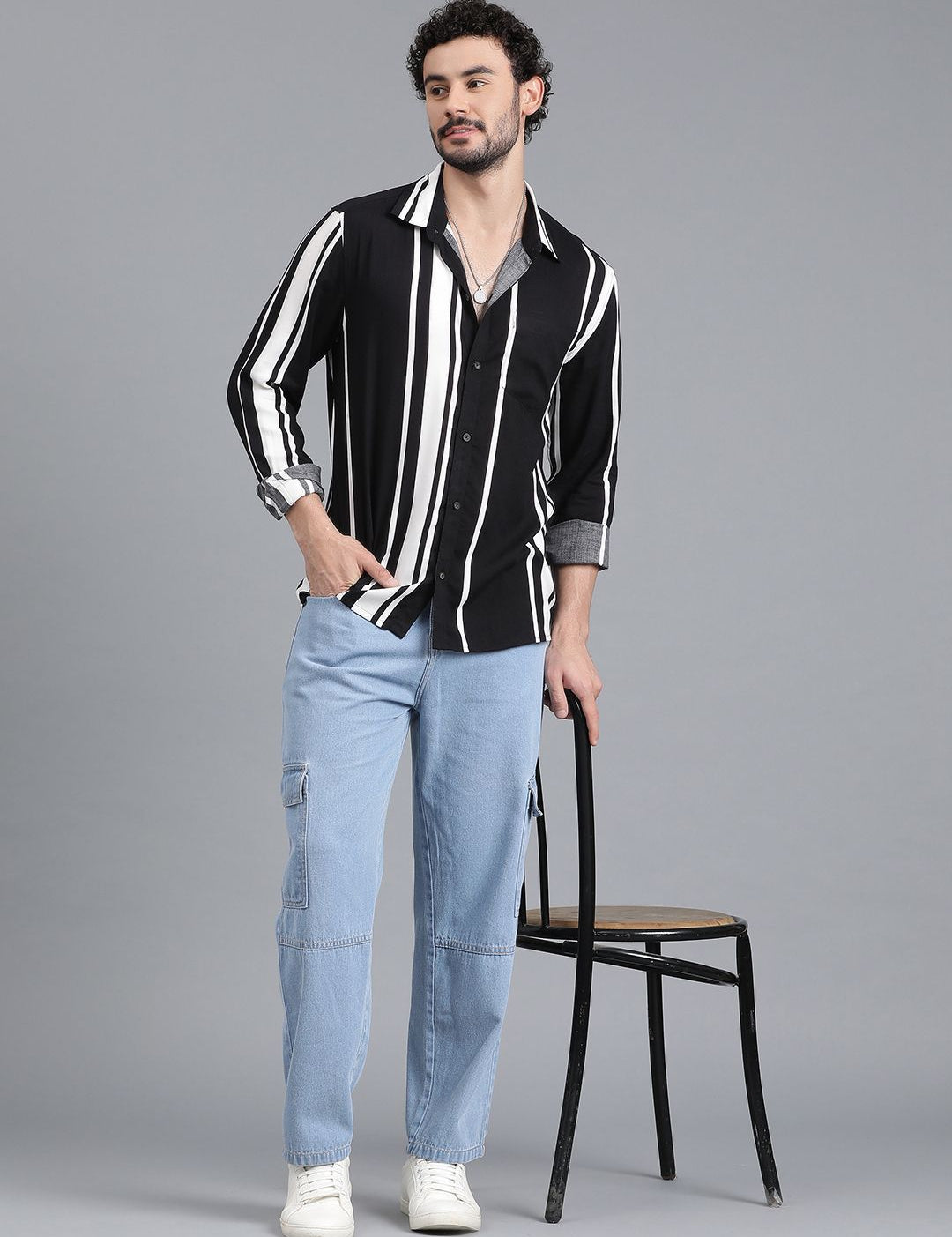 Kotty Men Vertical Striped Casual Shirt