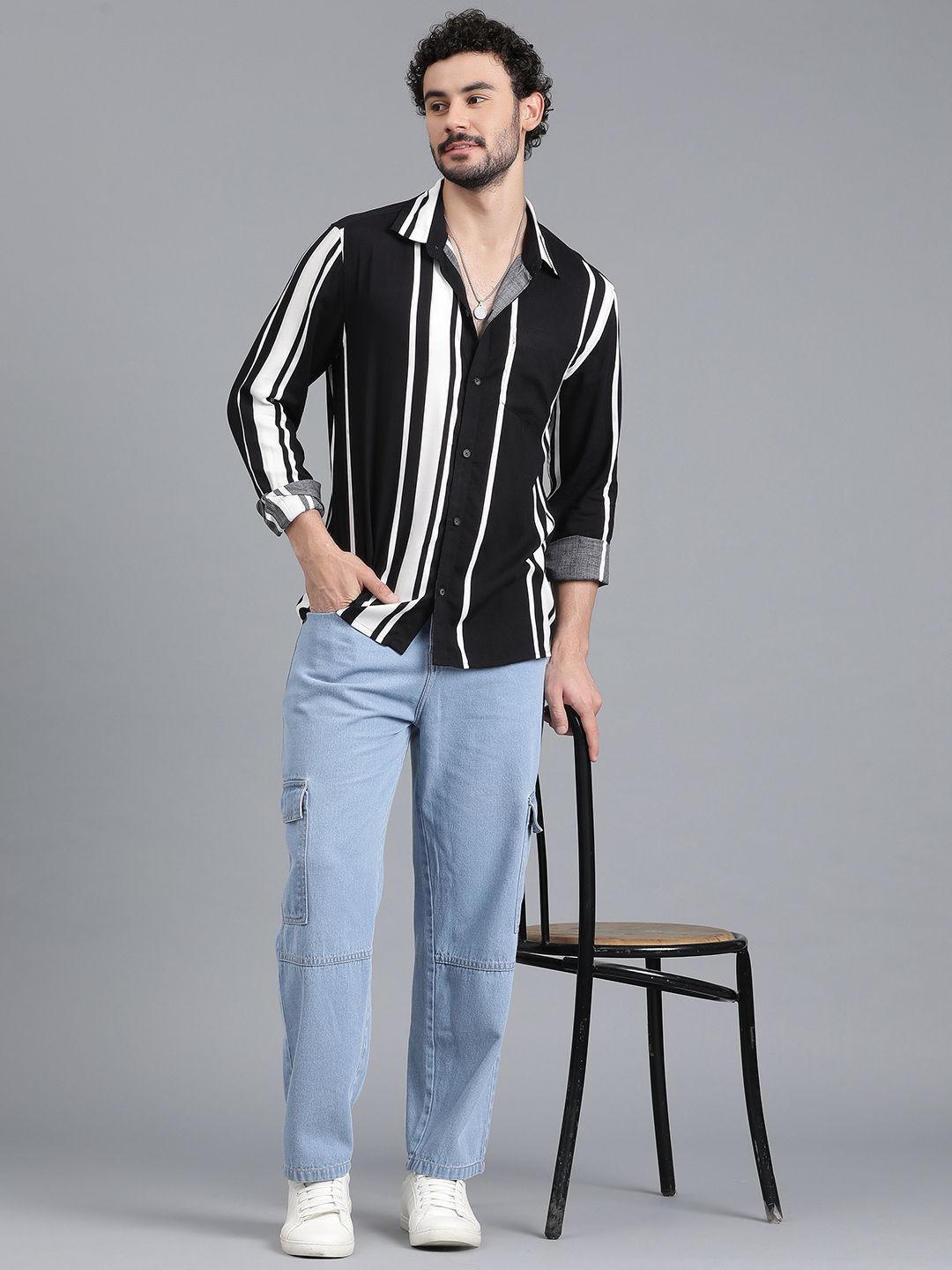 Kotty Men Vertical Striped Casual Shirt