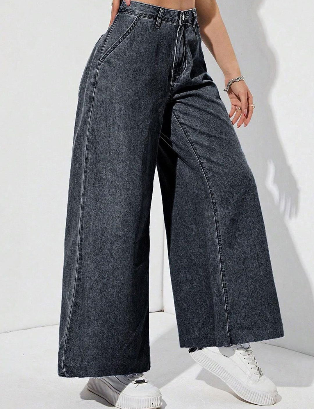 Kotty Women Black Jean Flared High-Rise Clean Look Stretchable Jeans