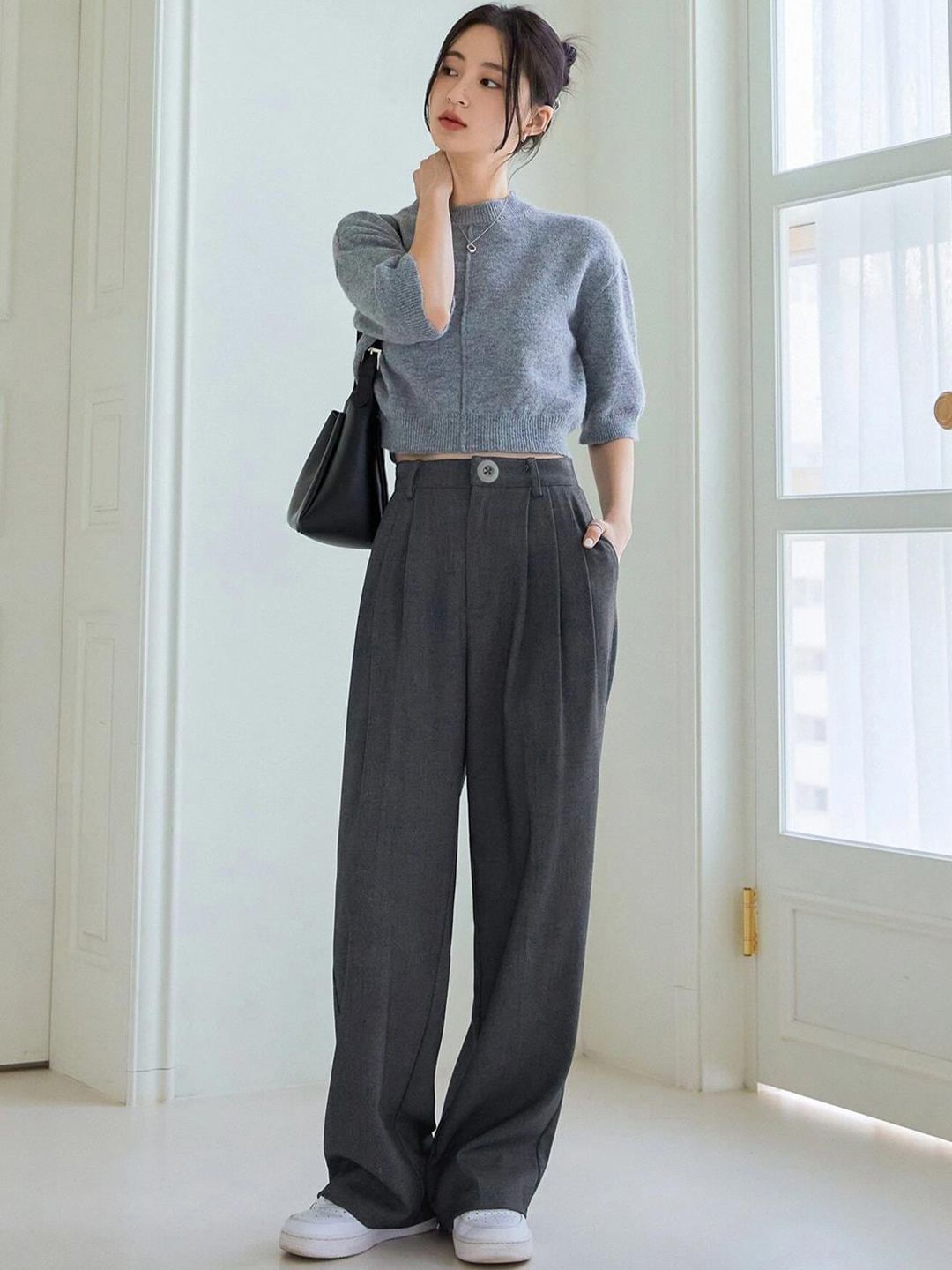 Kotty Women Relaxed Straight Leg Straight Fit Easy Wash Pleated Parallel Trousers