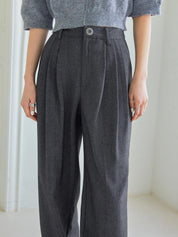 Kotty Women Relaxed Straight Leg Straight Fit Easy Wash Pleated Parallel Trousers