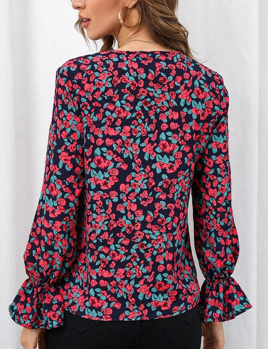 Kotty Floral Printed V-Neck Crepe Top