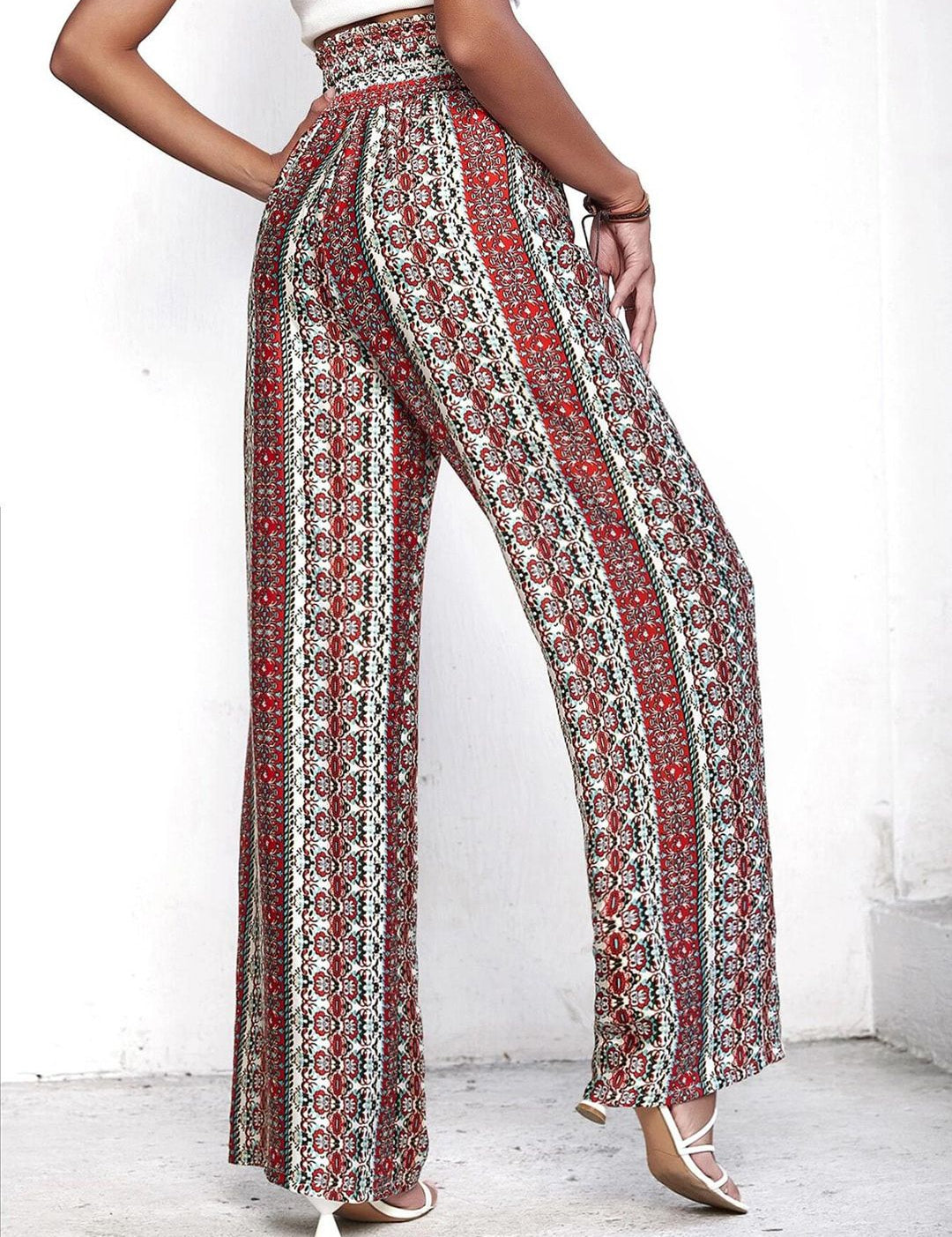 Kotty Women Brown Printed Relaxed High-Rise Easy Wash Pleated Trousers