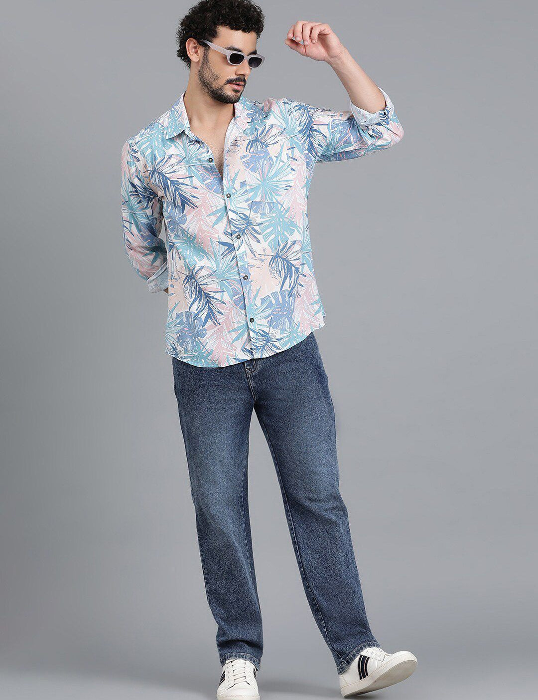 Kotty New Relaxed Fit Tropical Printed Cutaway Collar Casual Shirt