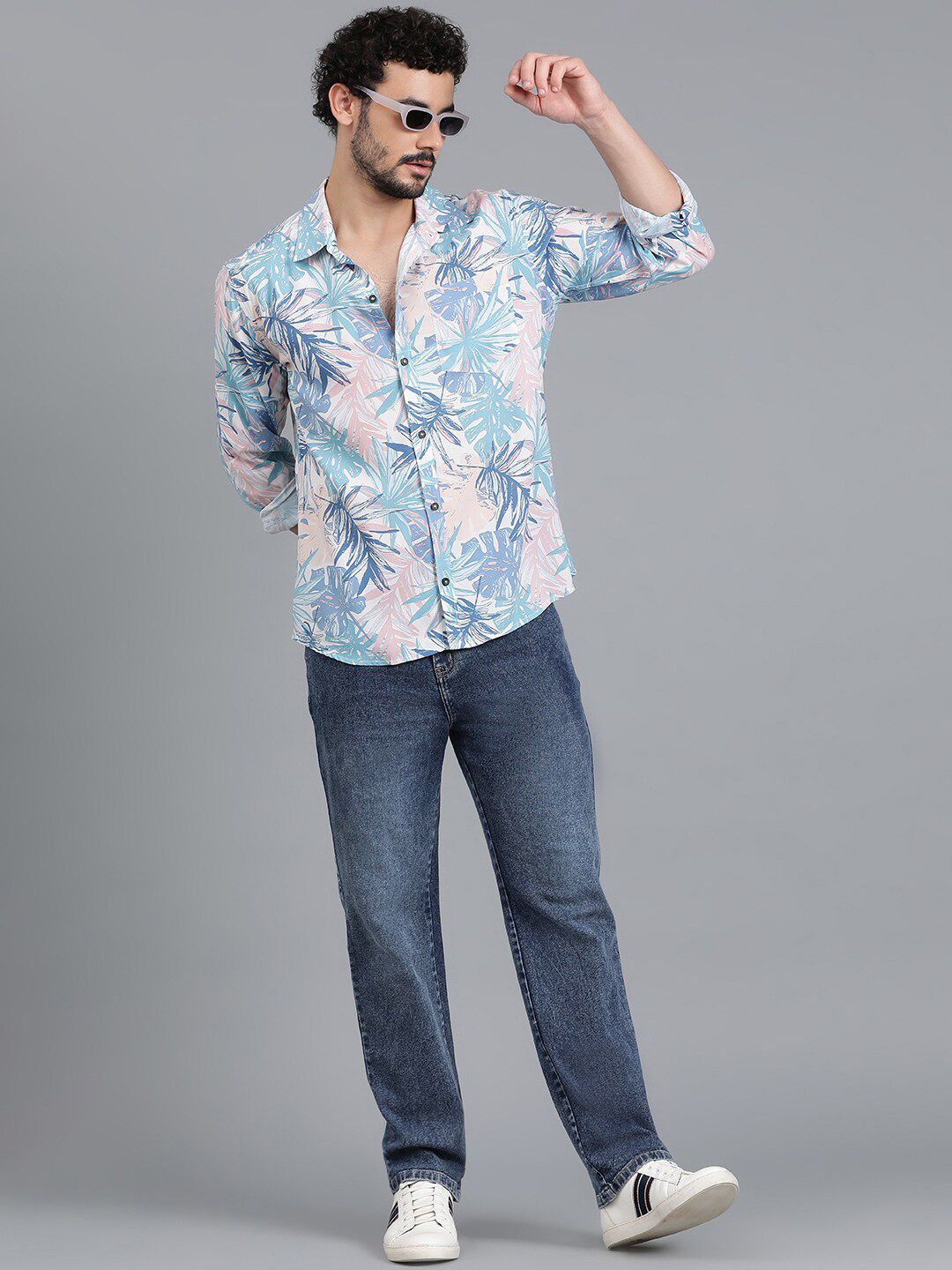 Kotty New Relaxed Fit Tropical Printed Cutaway Collar Casual Shirt