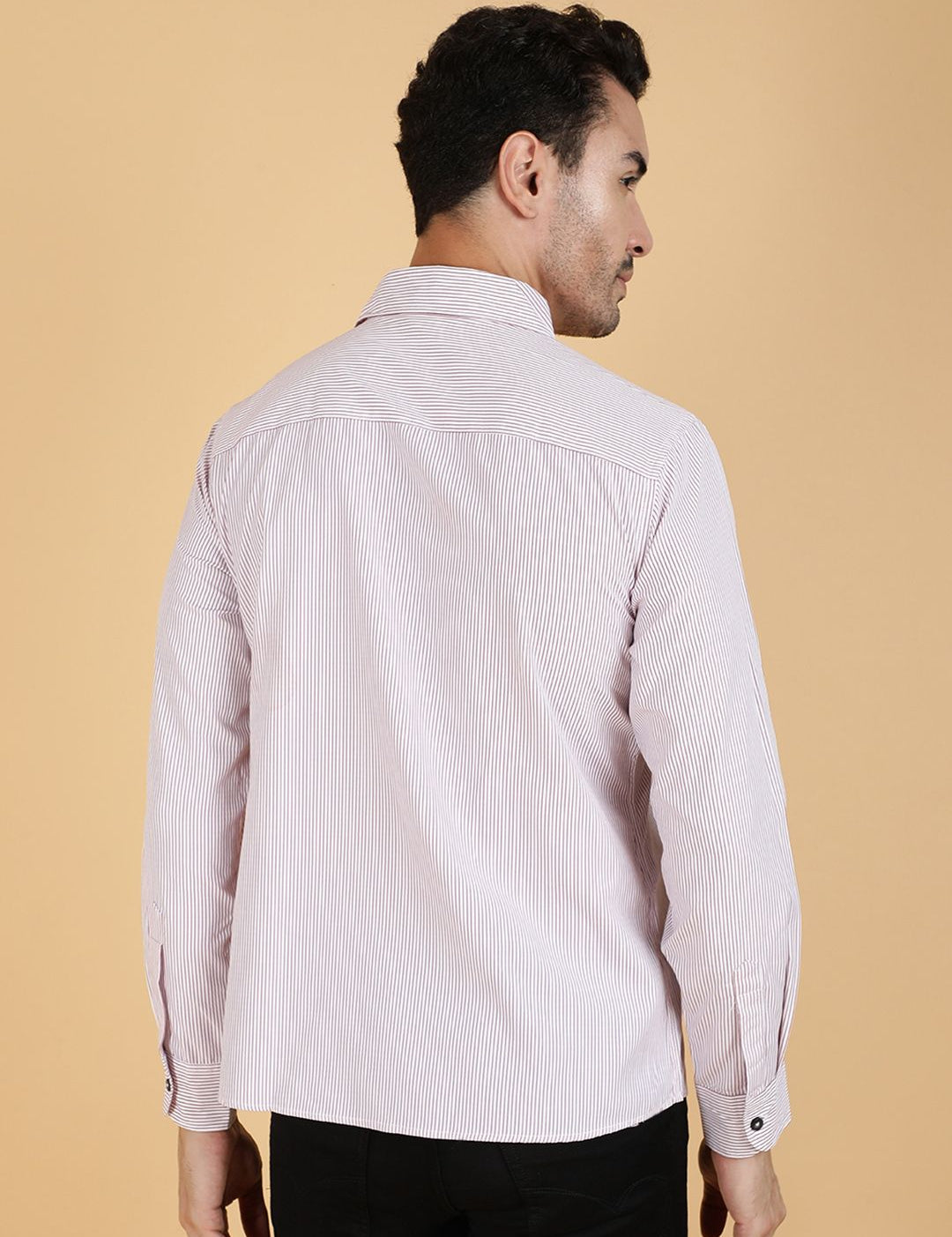 Kotty Men Relaxed Spread Collar Graphic Printed Casual Shirt