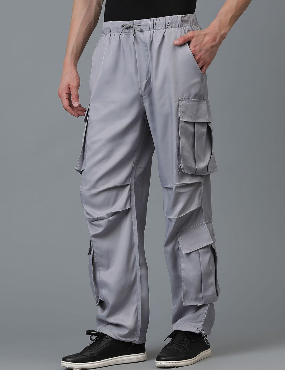 Kotty Men Relaxed Low-Rise Easy Wash Cargos Trousers