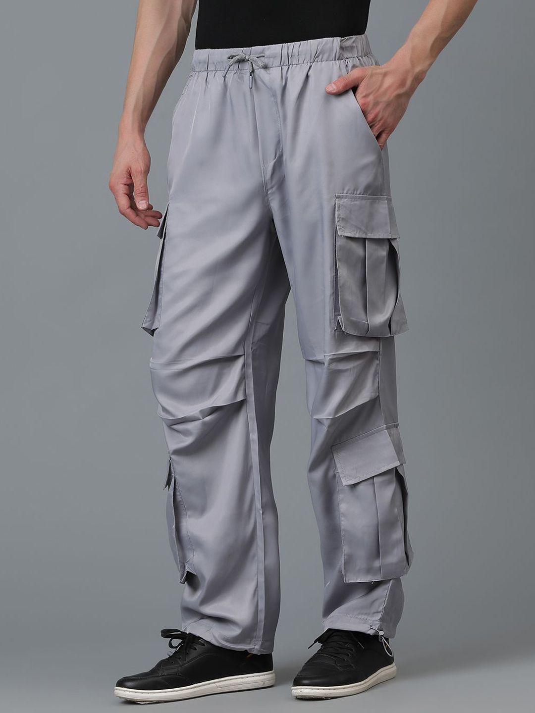 Kotty Men Relaxed Low-Rise Easy Wash Cargos Trousers