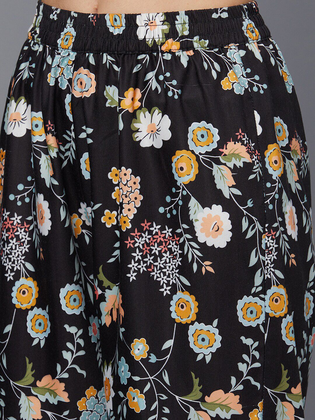 Kotty Women Black Floral Printed Relaxed Straight Fit Easy Wash Trousers