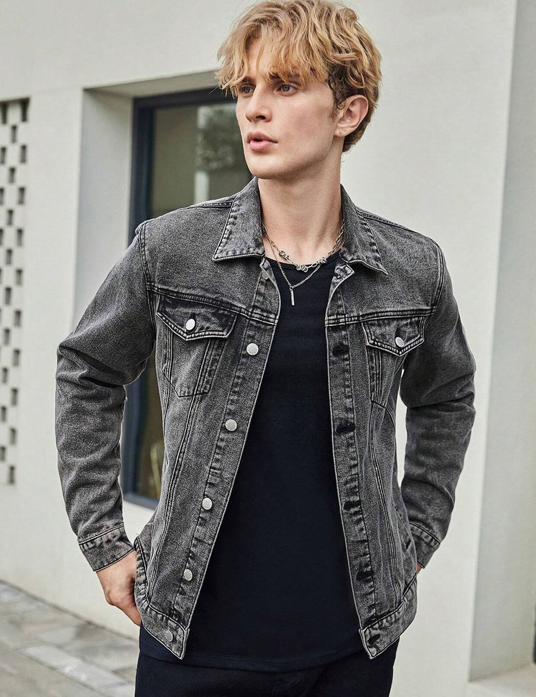 Kotty Spread Collar Washed Crop Denim Jacket