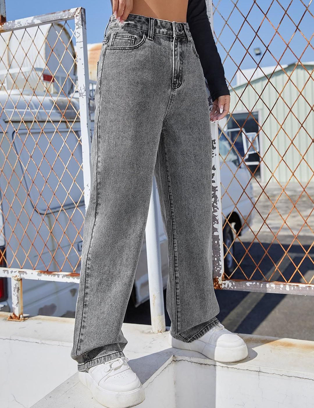 Kotty Women Straight Fit High-Rise Clean Look Heavy Fade Stretchable Jeans