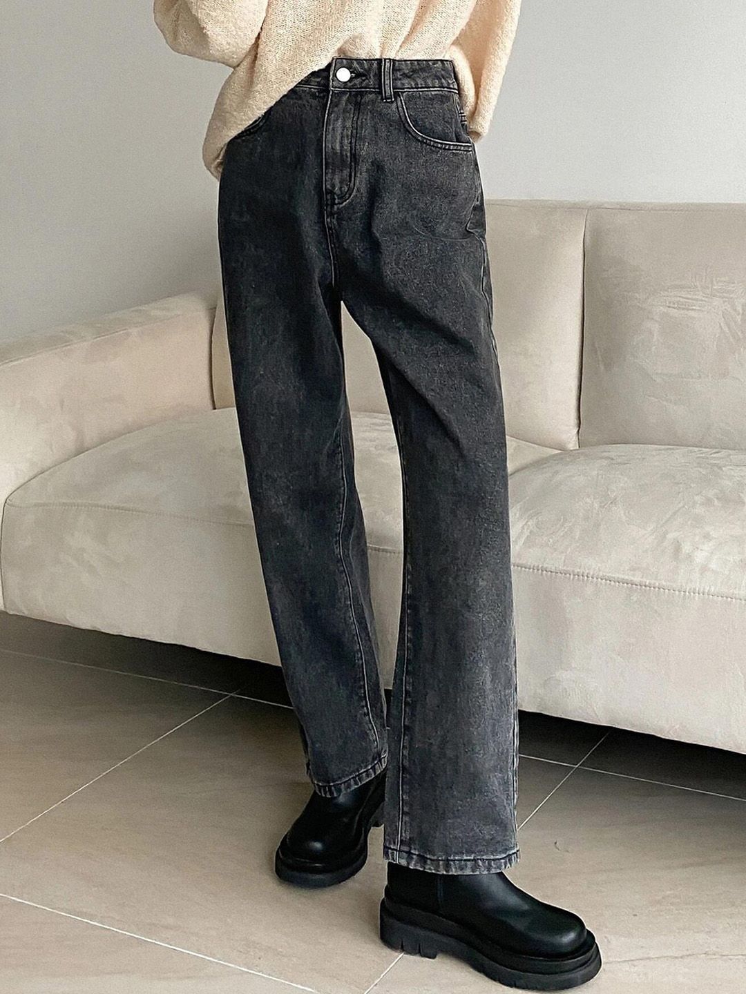 Kotty Women Black Jean Straight Fit High-Rise Light Fade Stretchable Jeans