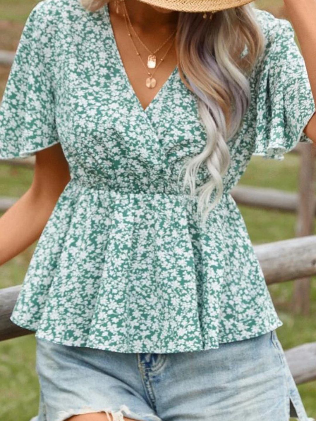 Kotty Green & White Floral Printec Crepe Cinched Waist Top