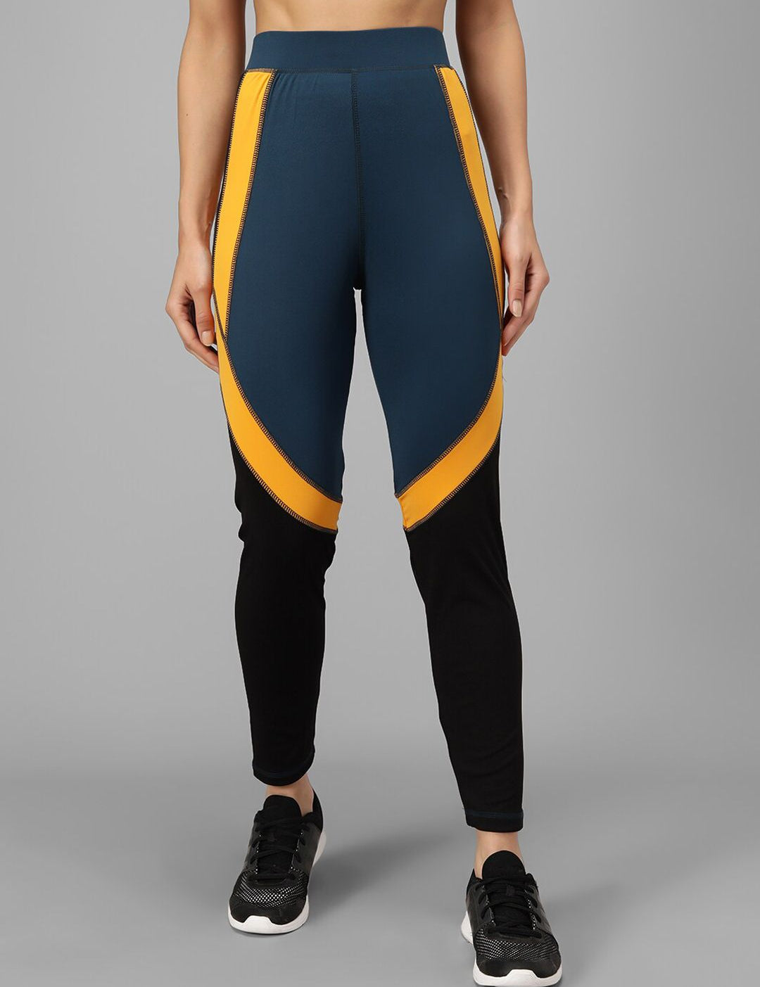 Kotty Women Green & Yellow Colourblocked Tights