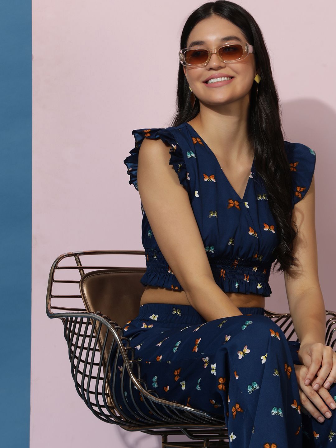 Kotty Printed V-Neck Top With Trousers