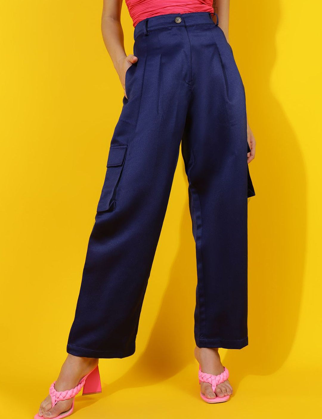 Kotty Women Relaxed Fit High-Rise Solid Cargos Trousers