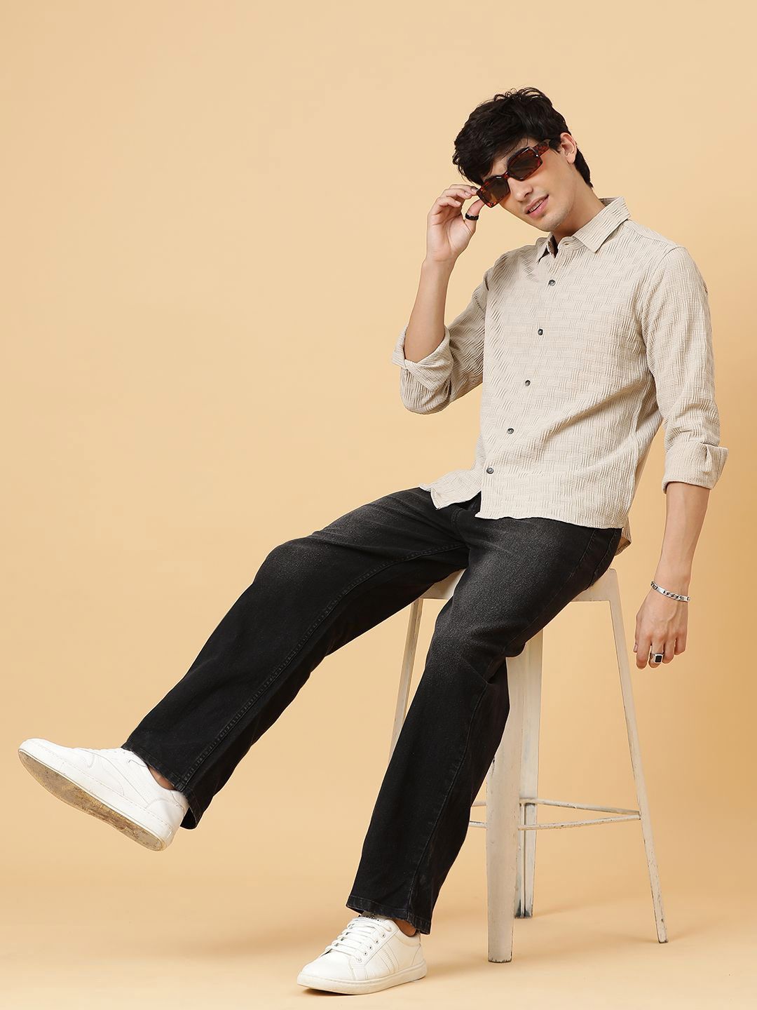 Kotty Men Relaxed Spread Collar Solid Casual Shirt